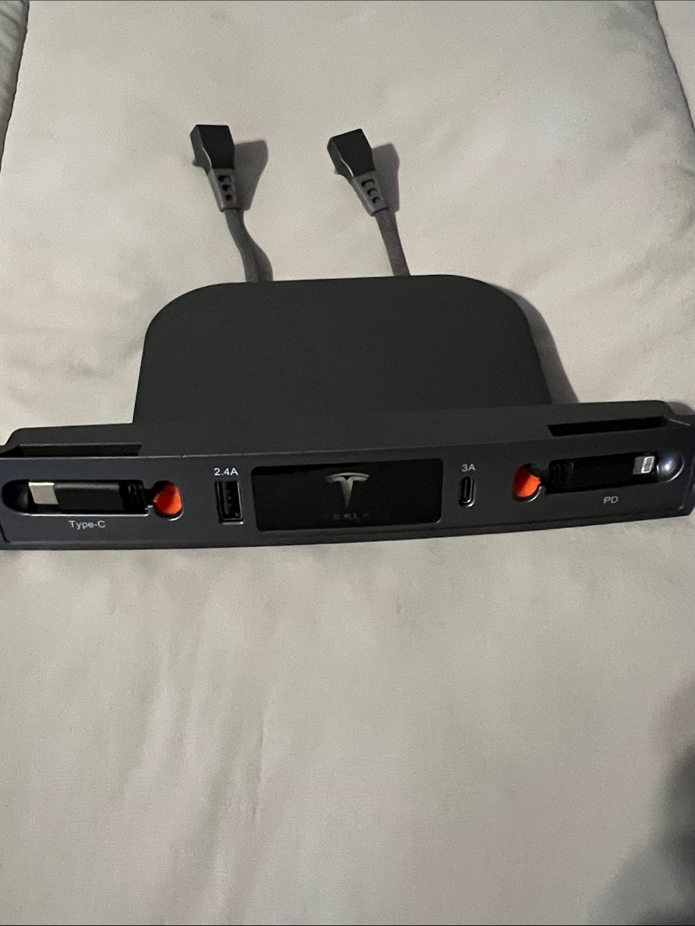Tesla MODEL y Black In-Car USB Charger Hub with Type-C + PD Ports - NOT juniper!
